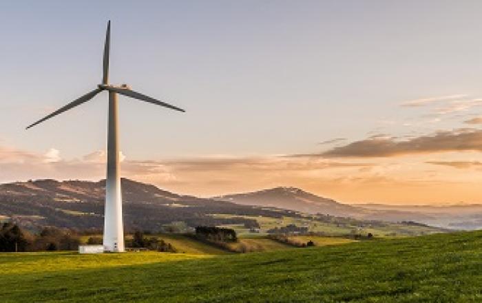 paesaggio con pala eolica
